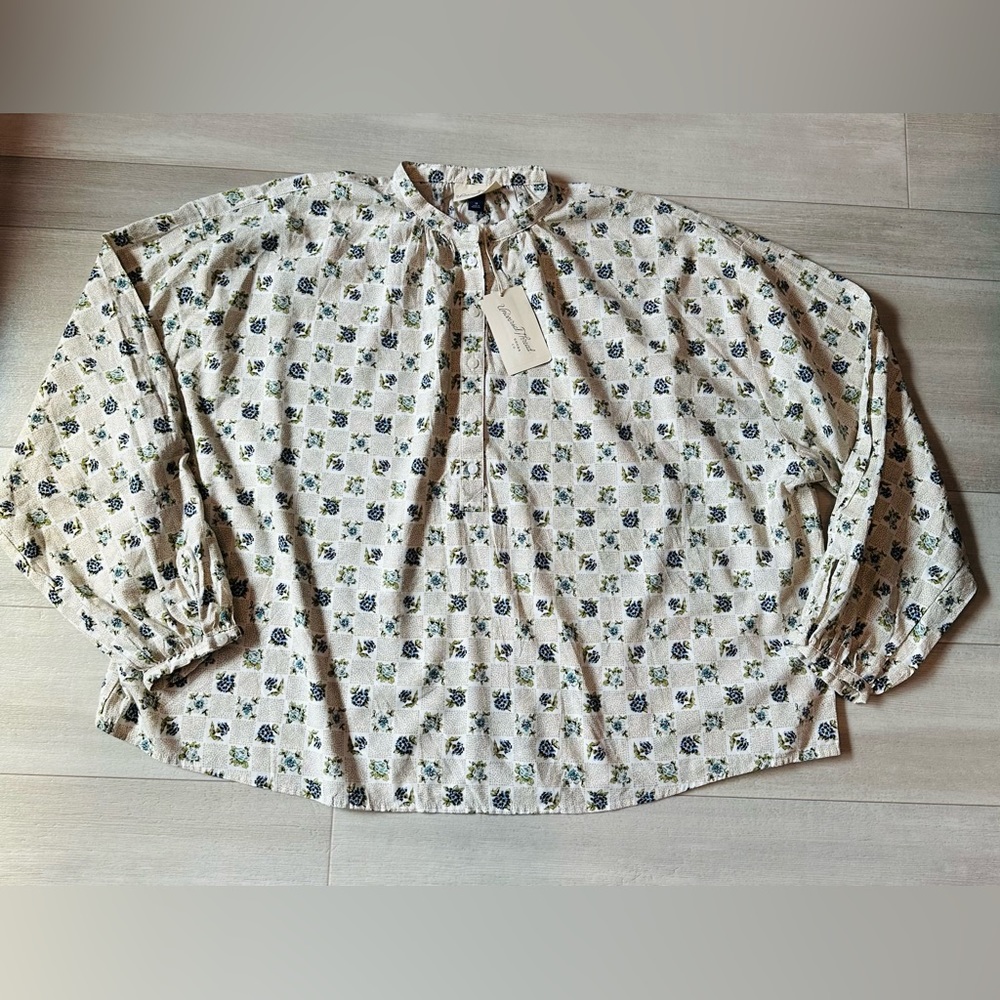 Women' Long Sleeve Poet Blouse  Size M